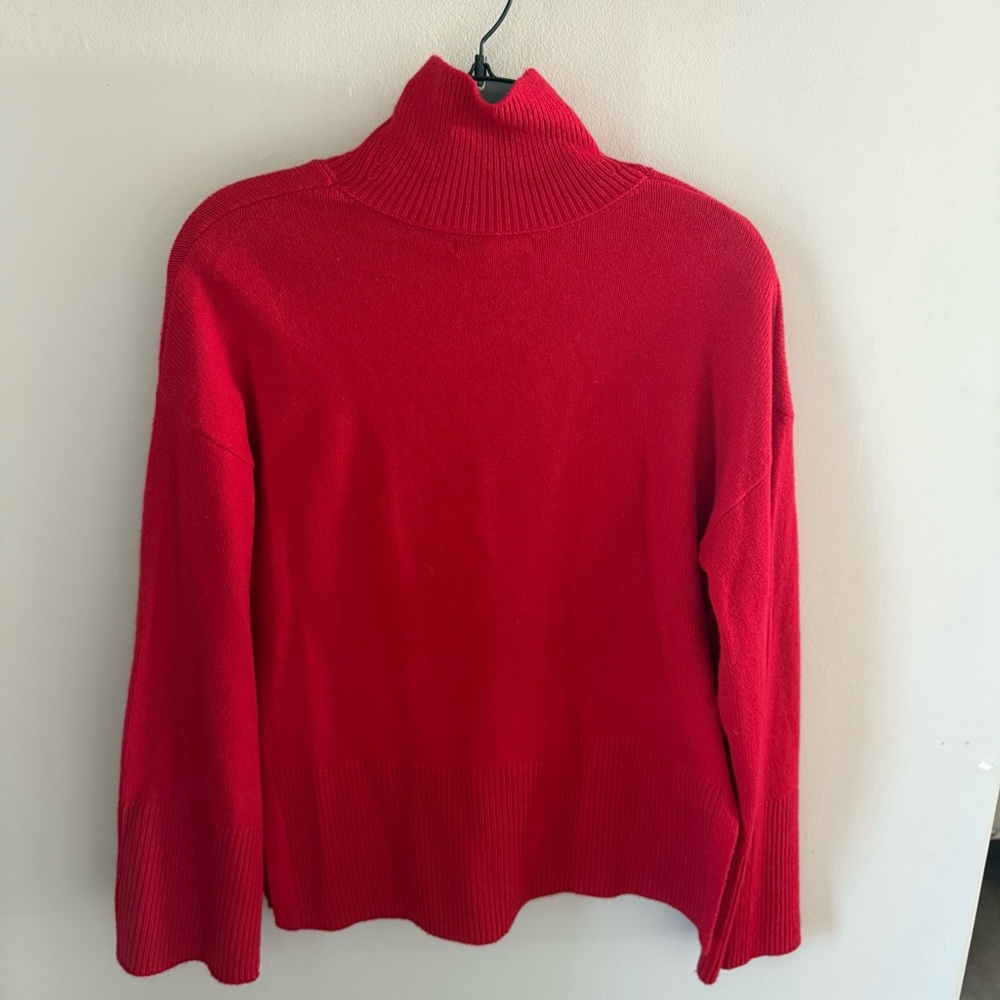 Banana Republic Sweater - Picture 3 of 3
